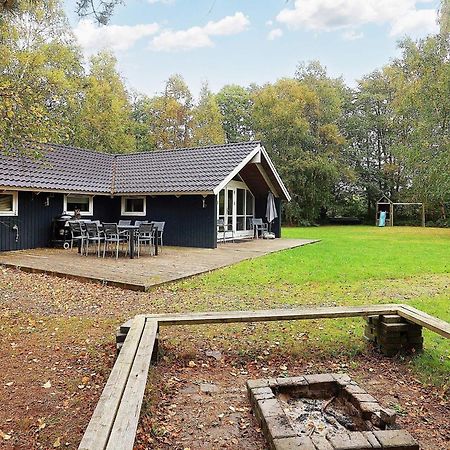 Four-Bedroom Holiday Home In Vaeggerlose 8 Bøtø By エクステリア 写真
