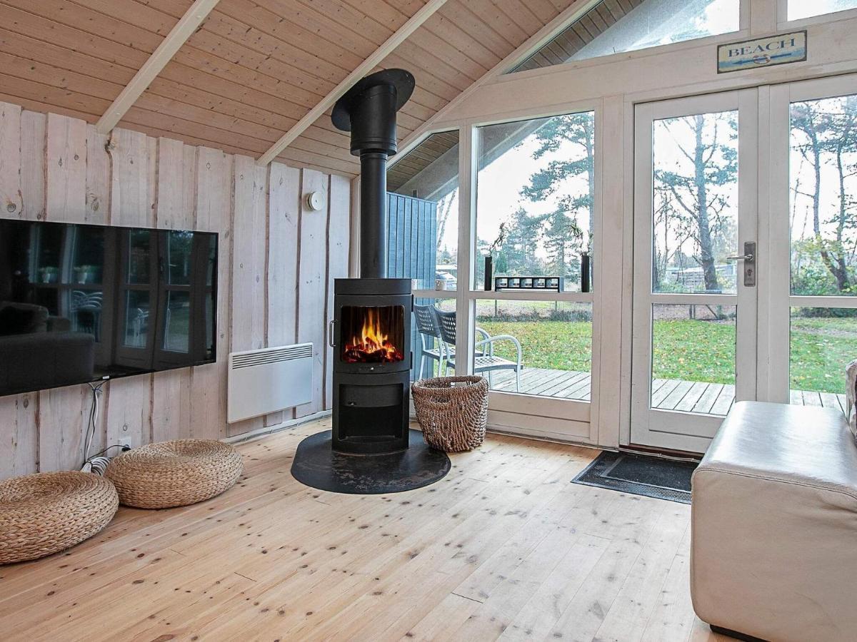 Four-Bedroom Holiday Home In Vaeggerlose 8 Bøtø By エクステリア 写真
