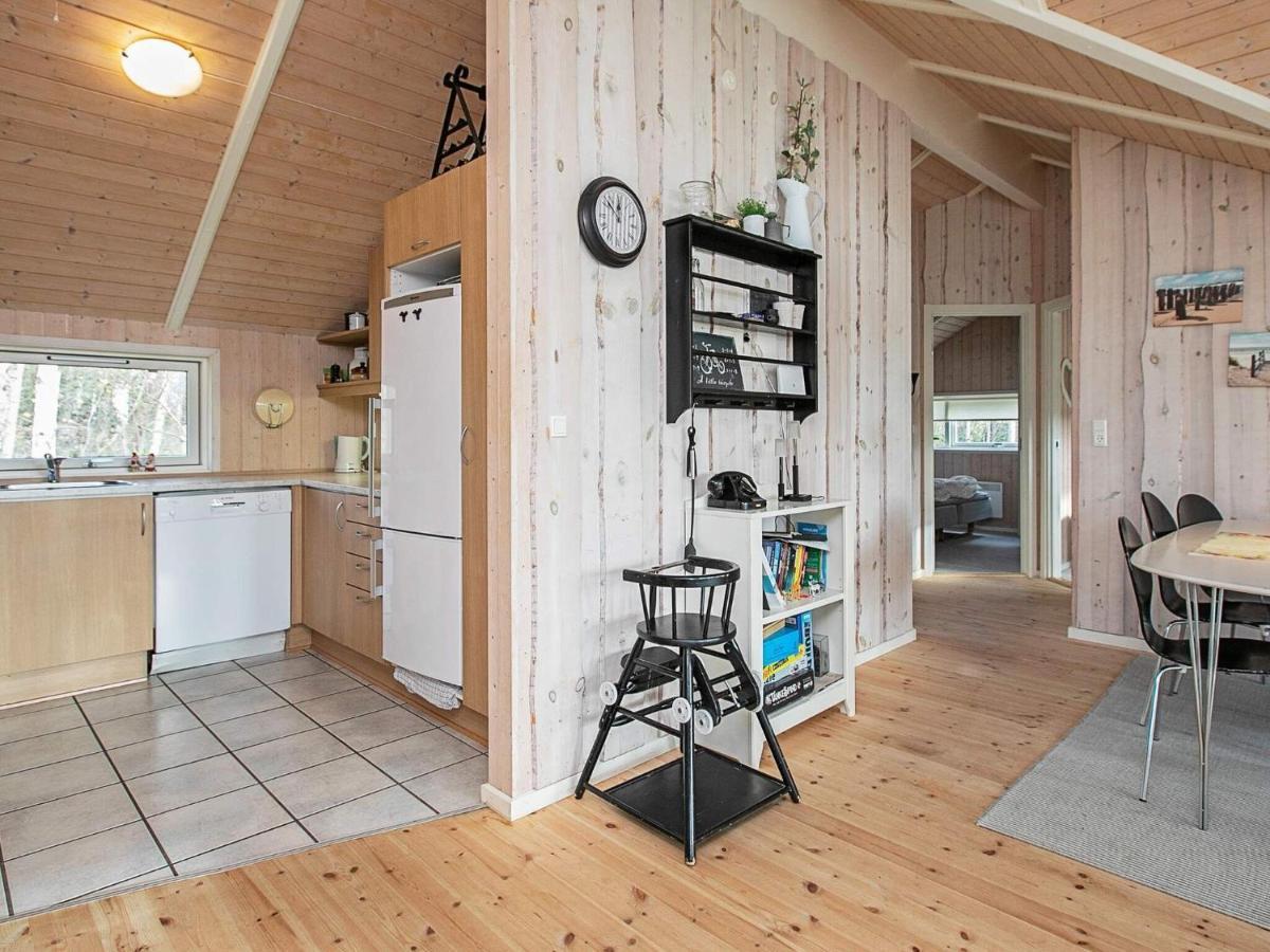Four-Bedroom Holiday Home In Vaeggerlose 8 Bøtø By エクステリア 写真