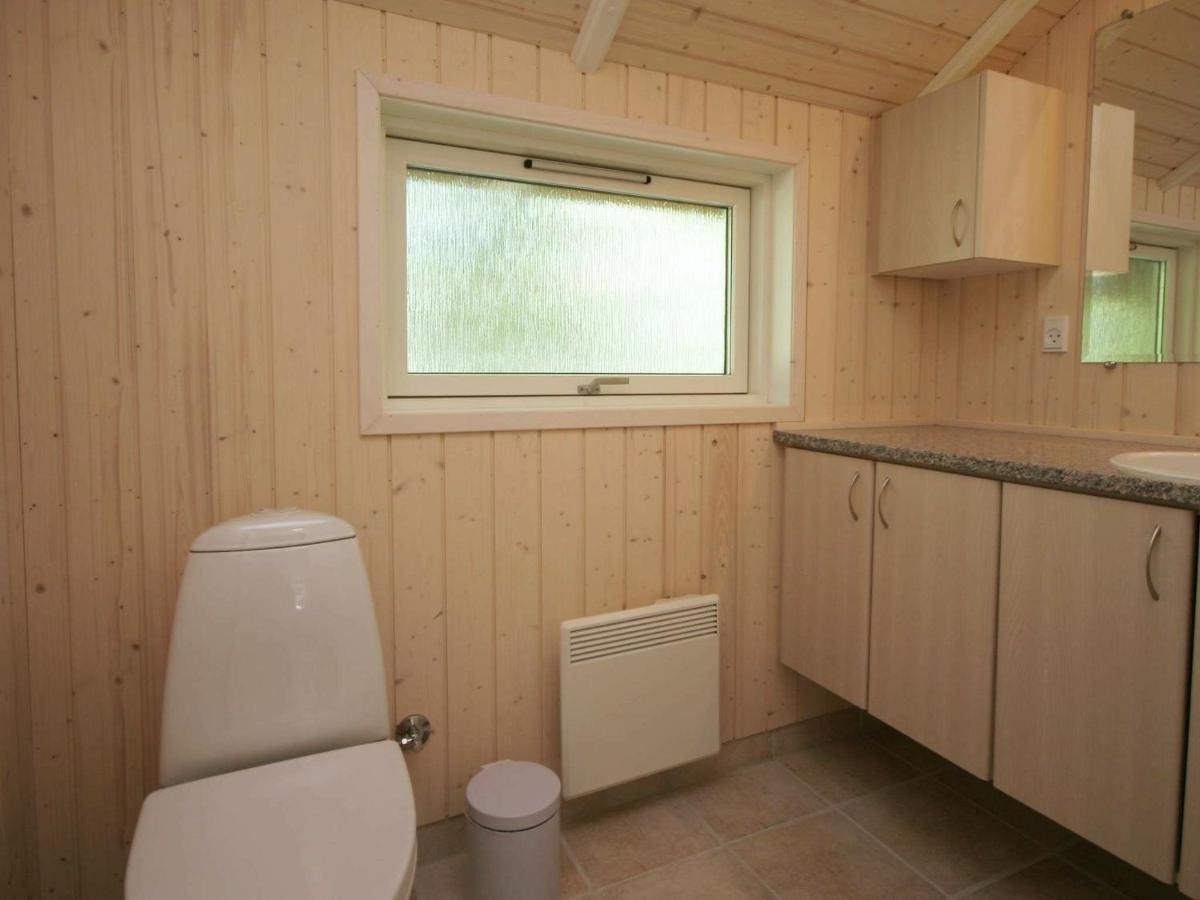 Four-Bedroom Holiday Home In Vaeggerlose 8 Bøtø By エクステリア 写真